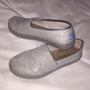 TOMS shoes